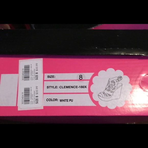 COPY - Charlotte Russe, cutout wedge sandal - Picture 4 of 6